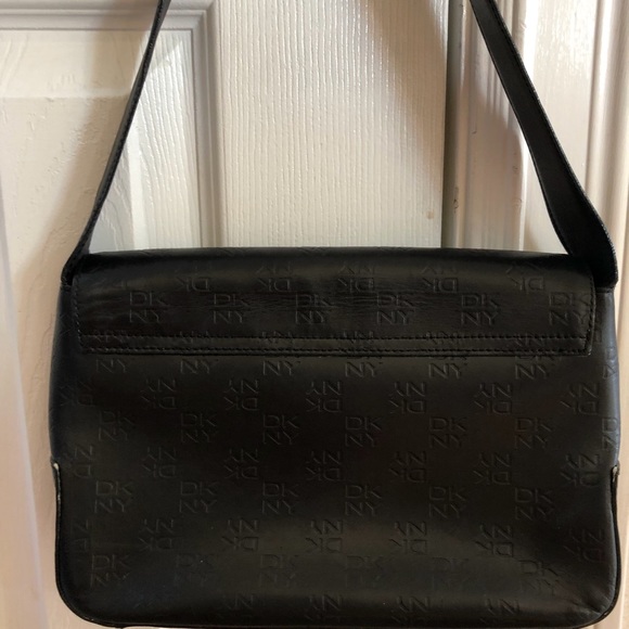 Vintage genuine leather DKNY shoulder bag. - Picture 3 of 5